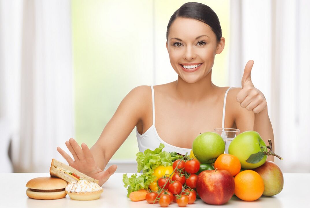 Healthy food is shown to women for the treatment and prevention of cystitis