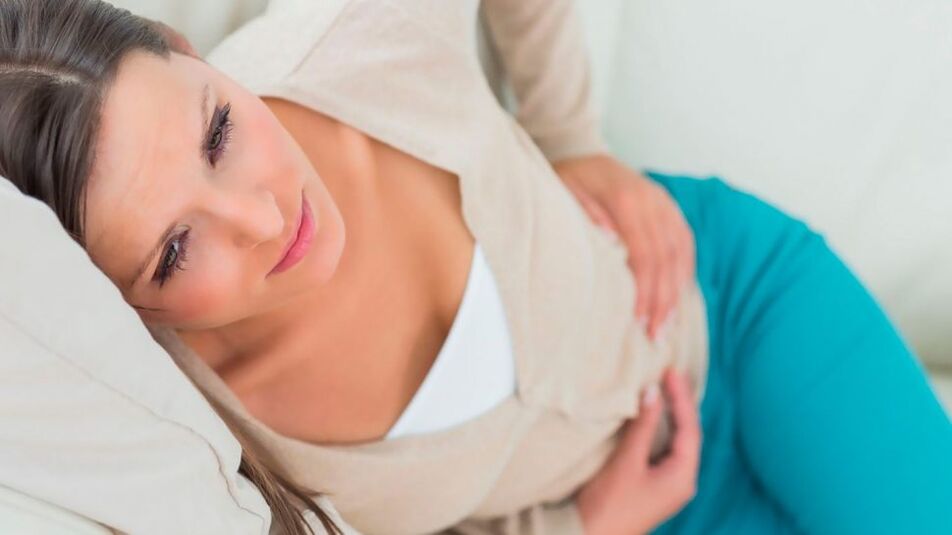 A woman with signs of cystitis needs competent comprehensive treatment